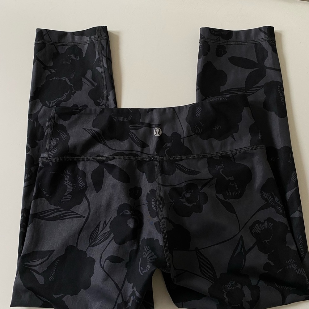 Unlisted Lululemon ask me down below 🍋 🤍